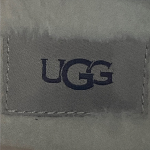 NWT UGG Brisbane Chelsea Boots - Picture 6 of 8